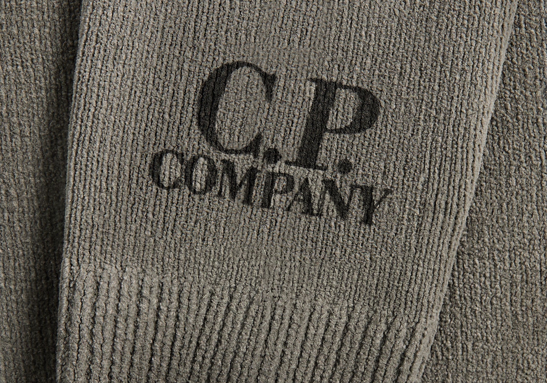 C.P. Company et le Cotton Chenille : Le luxe tactile au service du Streetwear