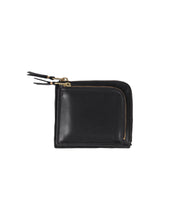 Wallet Outside Pocket