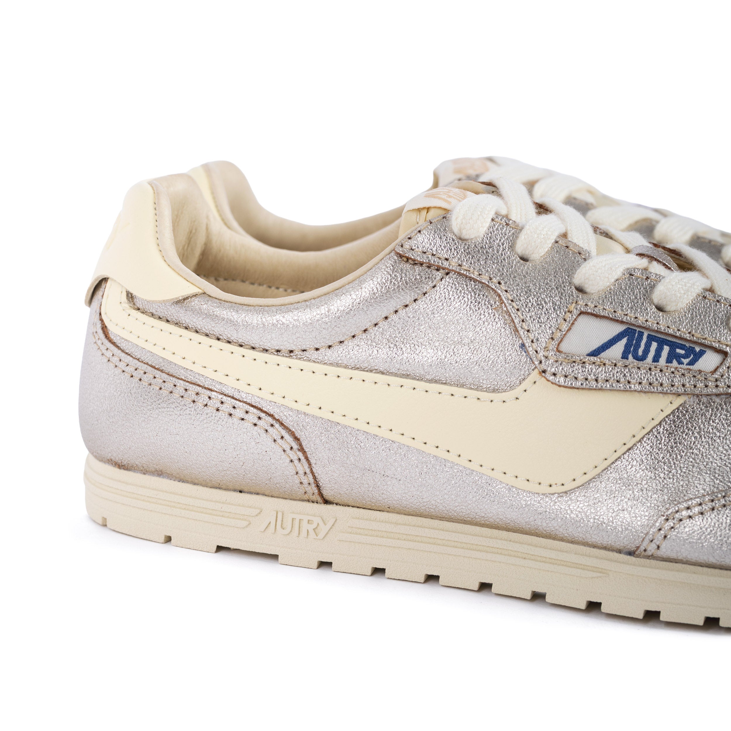 Windspin Low Laminated Leather
