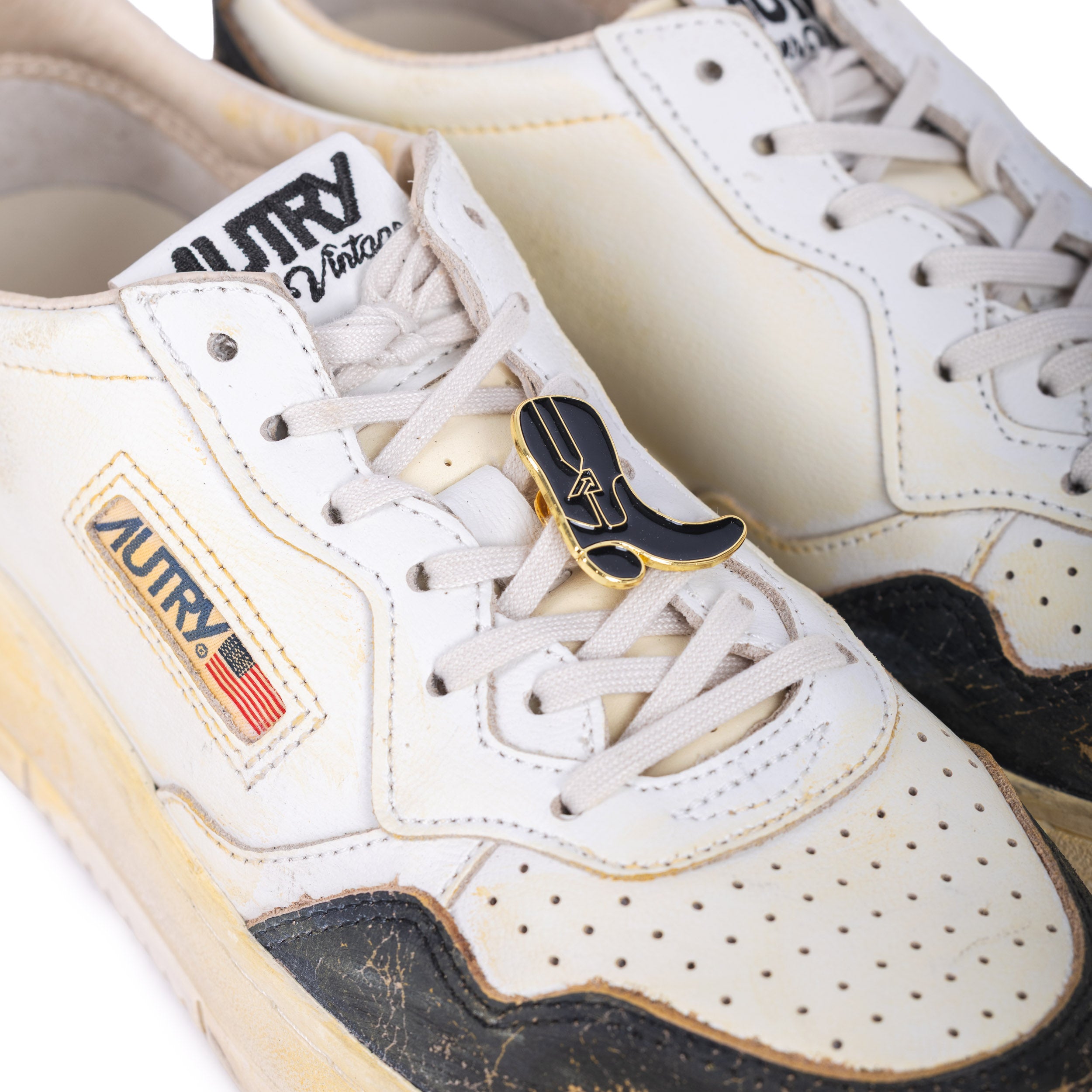 Medalist Low Super Vintage Crack Leather