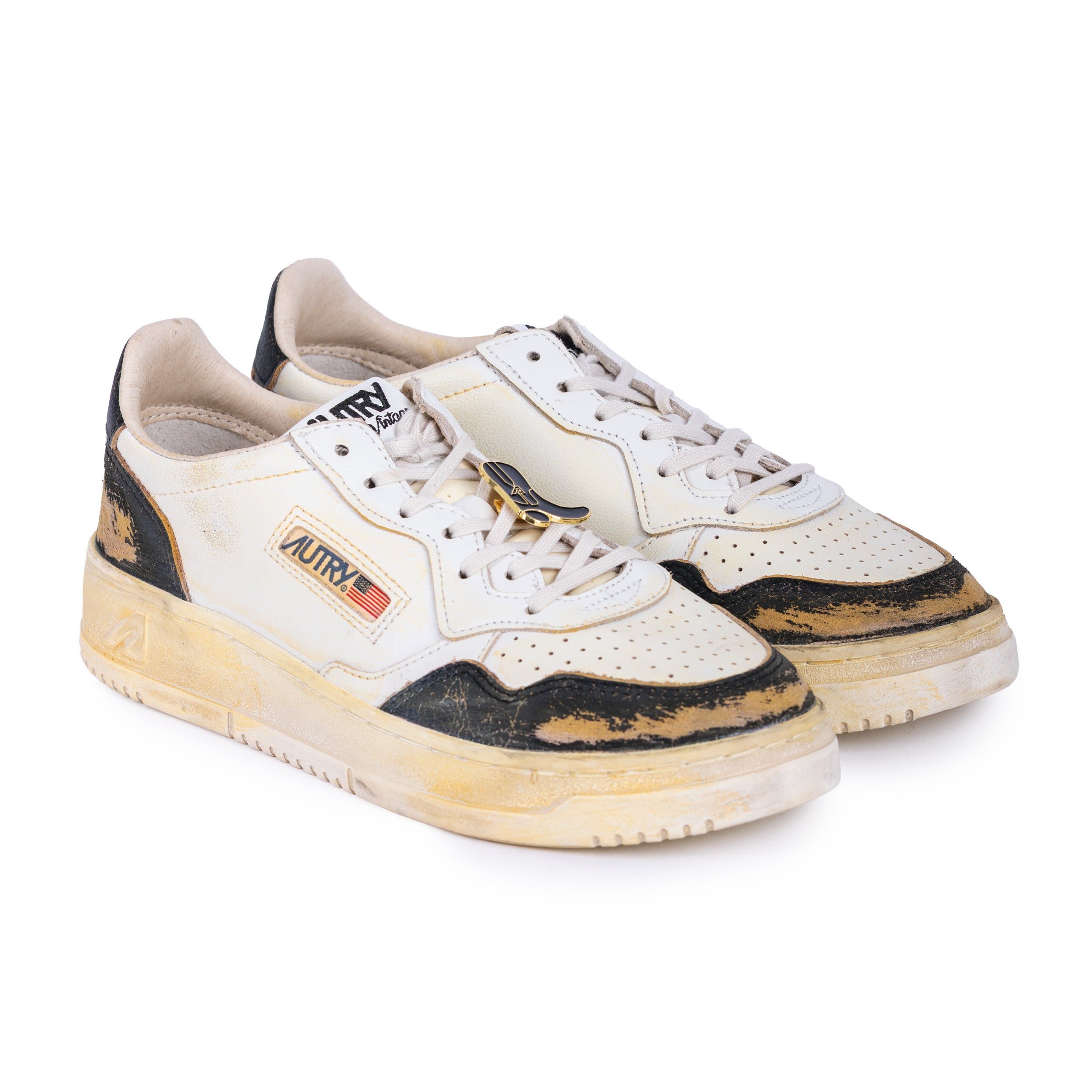 Medalist Low Super Vintage Crack Leather