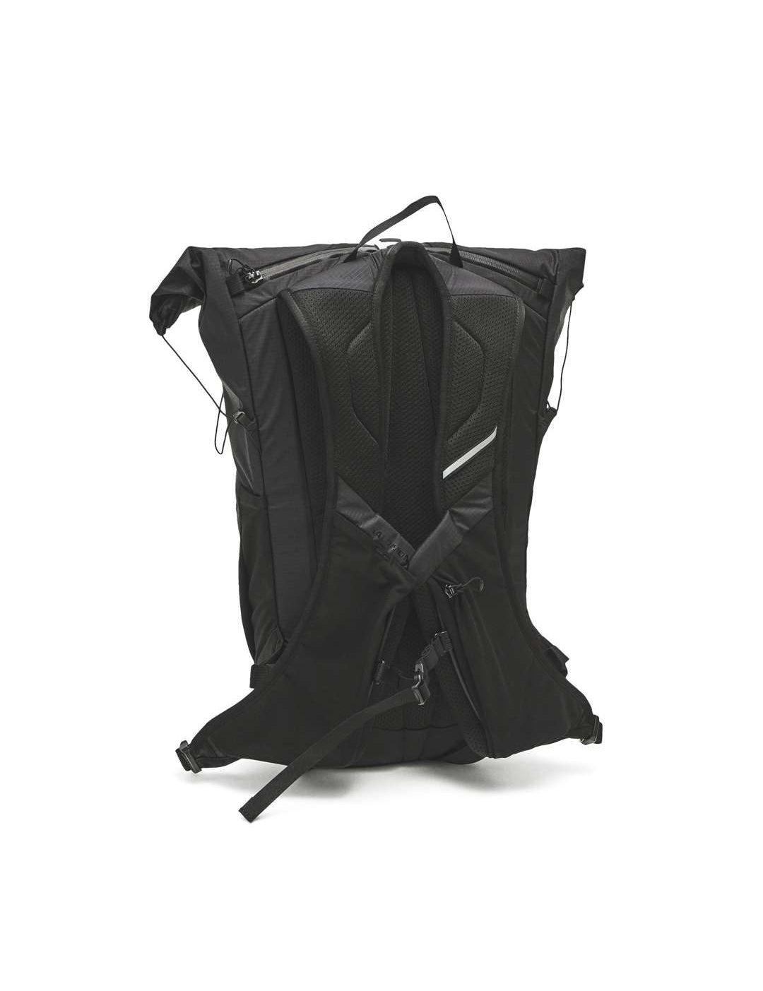 SALOMON-DAYPACK-ACS-20-2-copie.jpg