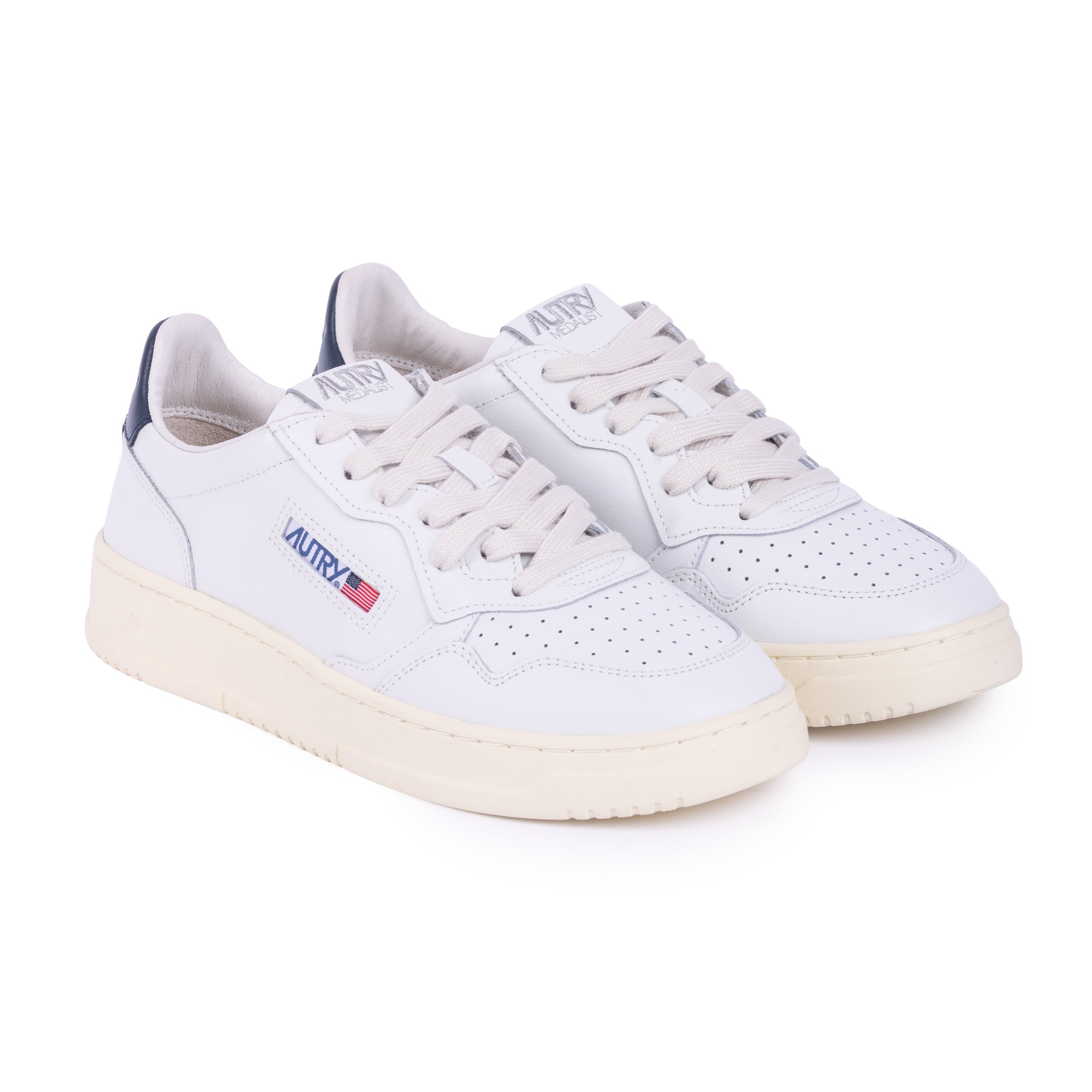Medalist Low Leather