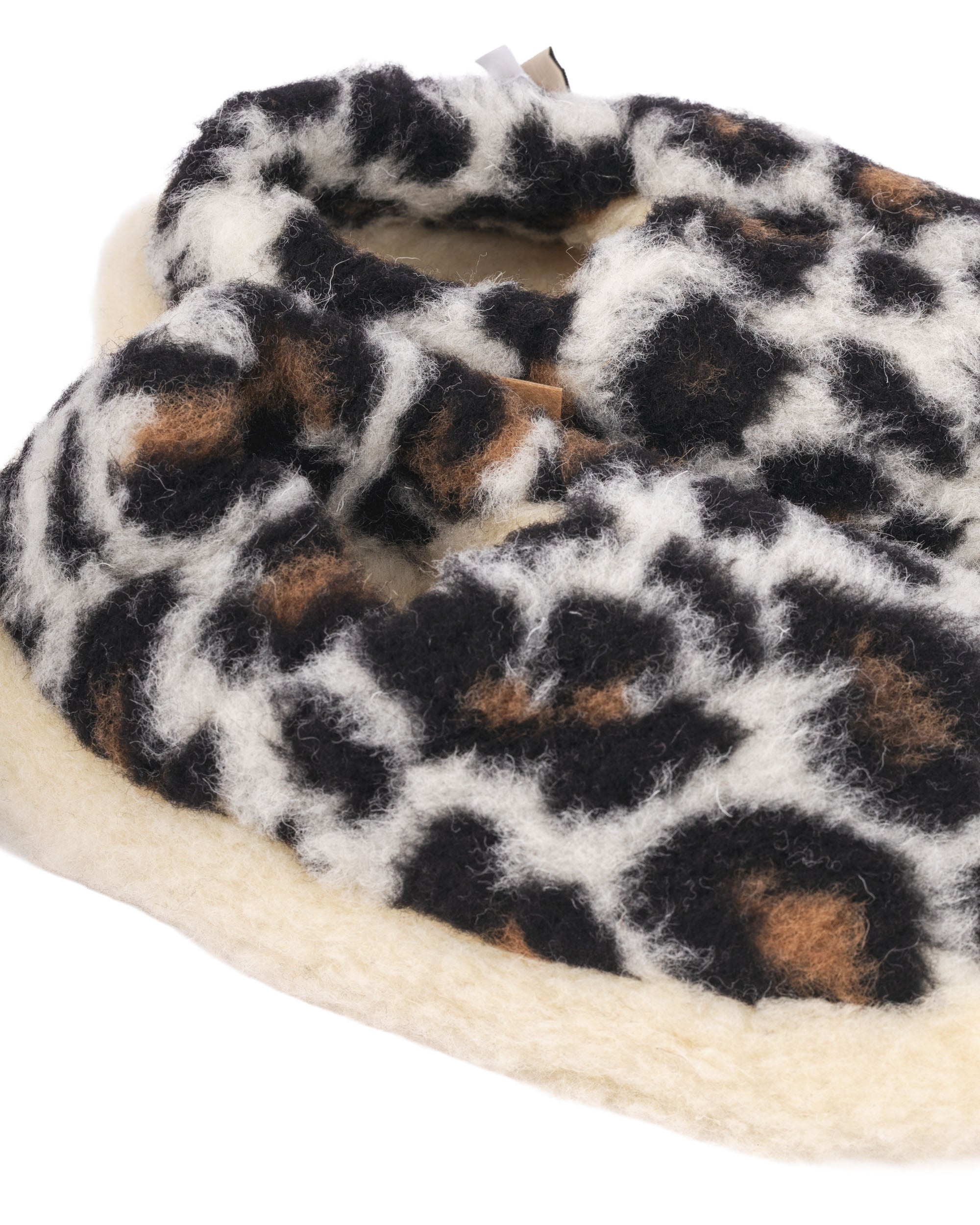 coldb_siberian-slippers-leopard-2.jpg