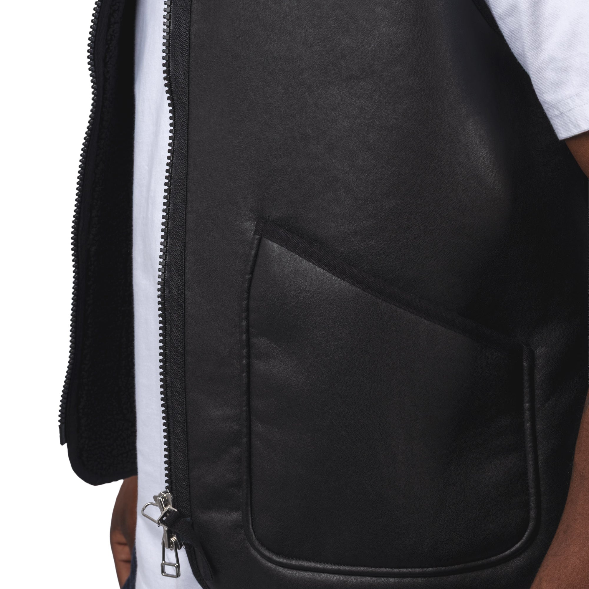unive_33726-black-2.jpg
