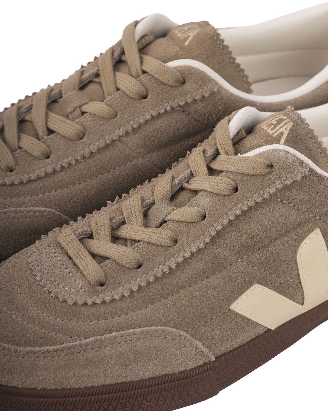 veja_fu0320901-taupe-2.jpg
